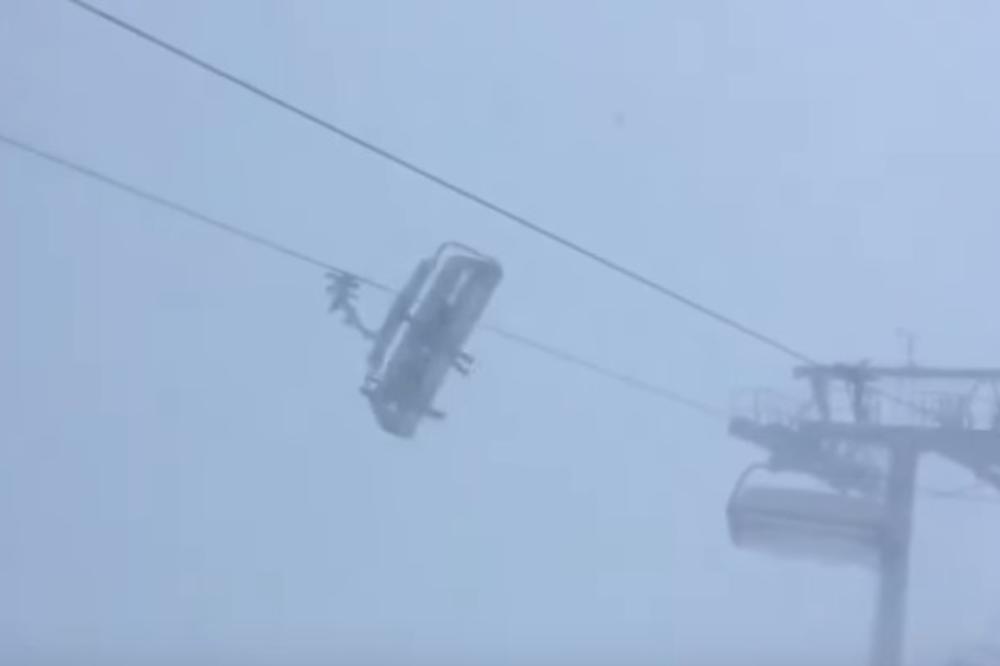 (VIDEO) HOROR NA SKIJALIŠTU U AUSTRIJI: Skijaši ostali zarobljeni na žičari, olujni vetar ih umalo nije oduvao iz sedišta!