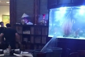(VIDEO) PUČE DŽINOVSKI AKVARIJUM! Posle ovog postali su restoran pod vodom