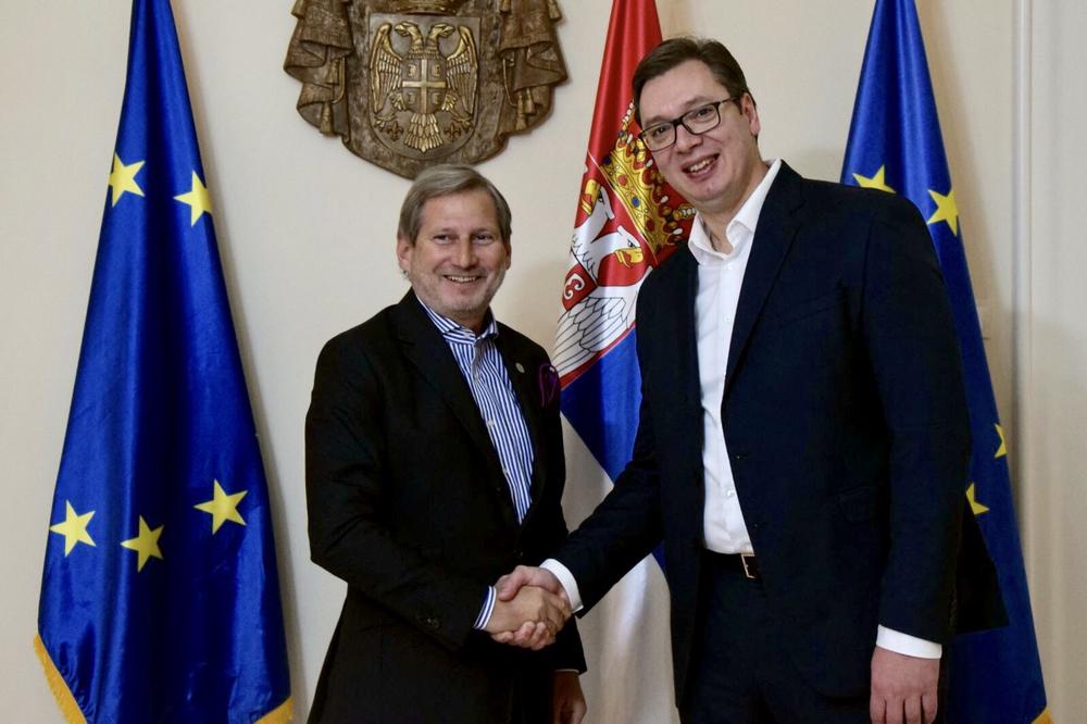 RAZGOVARALI O EVROINTEGRACIJAMA SRBIJE: Predsednik Srbije se sastao sa komesarom EU Johanesom Hanom