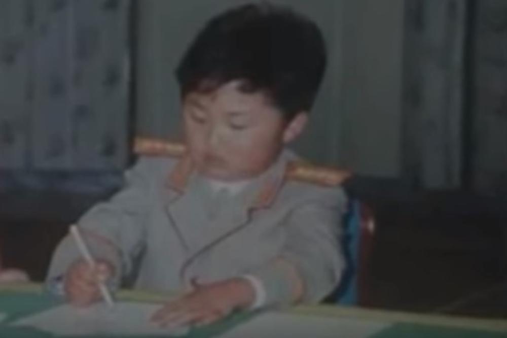 (VIDEO) BIVŠI TELOHRANITELJ OTKRIO ŠOKANTNE DETALJE: Evo kakav je Kim Džong-un bio kao dete!
