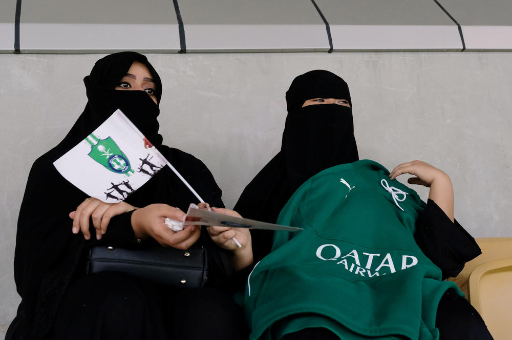 (VIDEO) MAŽIĆ SVEDOČIO ISTORIJI: Žene prvi put u istoriji prisustvovale fudbalskoj utakmici u Saudijskoj Arabiji