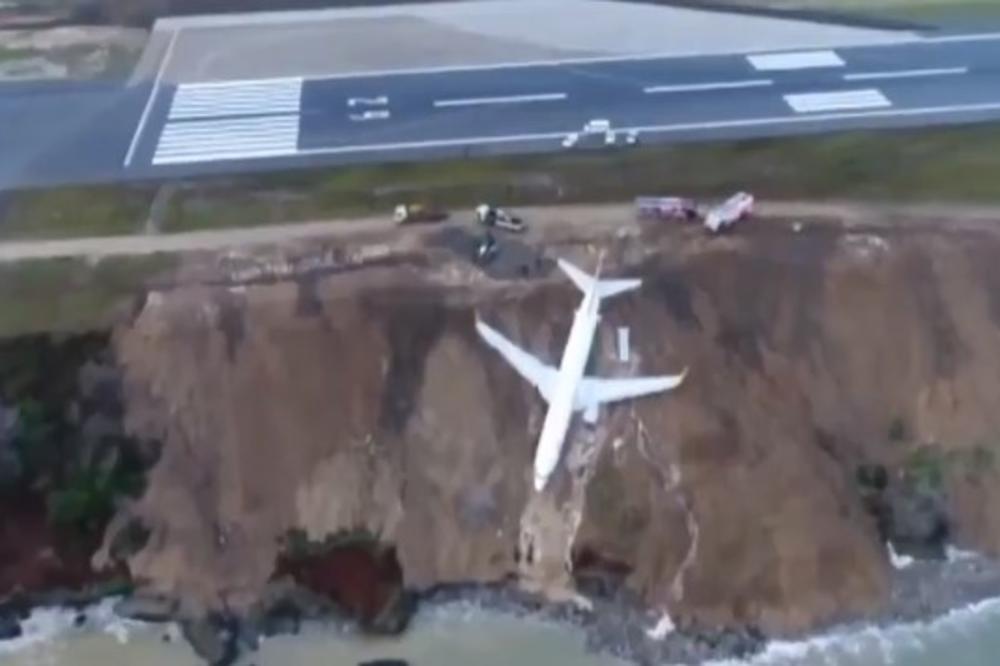 (FOTO, VIDEO) DRAMA U TURSKOJ: Avion sa 162 putnika skliznuo sa piste i zamalo završio u moru!