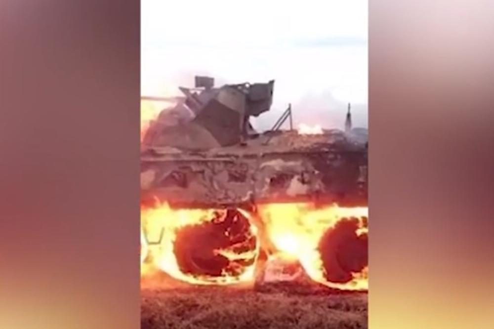 (VIDEO) NAJSKUPLJI VOJNI RUČAK: Ruski regrut pokušao da podgreje konzervu, uništio oklopnjak u sekundi