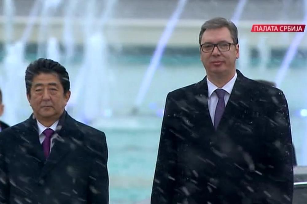 (FOTO, VIDEO) VUČIĆ DOČEKAO ABEA UZ NAJVIŠE DRŽAVNE POČASTI: Prvi japanski premijer u Srbiji posle 30 godina!