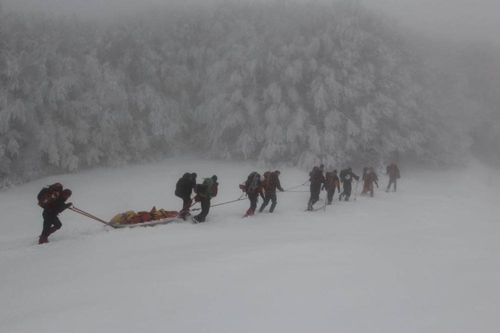 TRAGEDIJA NA VELEBITU: Pešice krenuo prema Zavižanu, pa ga našli smrznutog u snegu