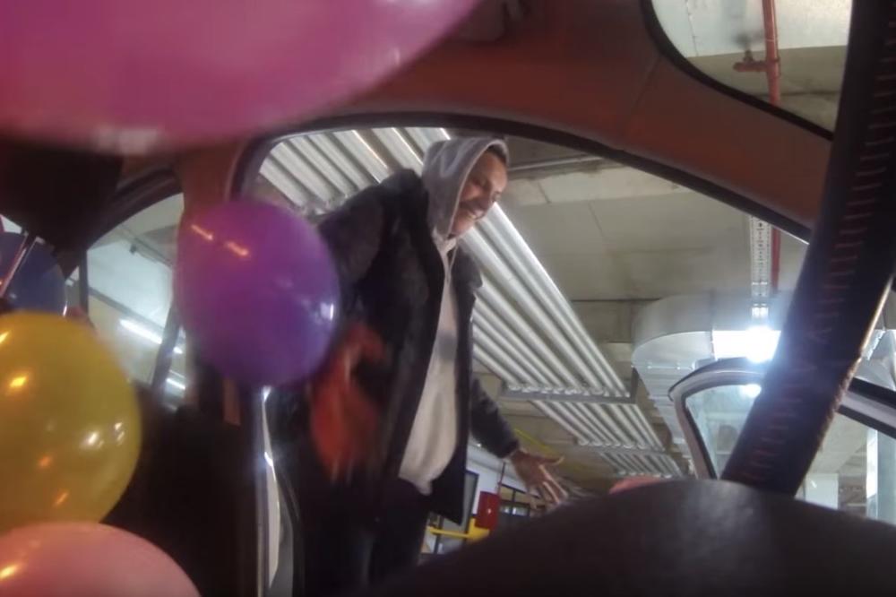 (VIDEO) ISPALJENA: Srpska odbojkašica krenula u auto, šok je usledio kada je zatvorila prtljažnik