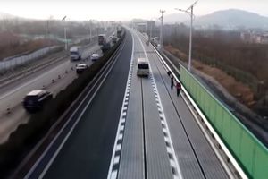 (VIDEO) PROJEKAT KOJI OSTAVLJA BEZ DAHA: Kinezi napravili providni auto-put sa solarnim panelima