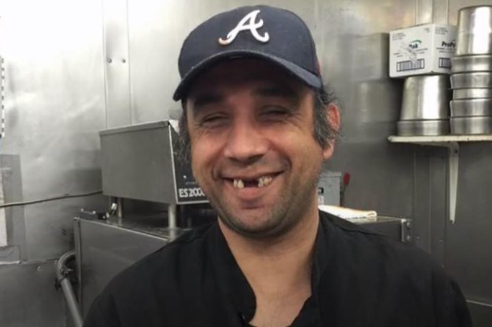 (VIDEO) BOSANAC PREMINUO U SAD: Živeo je kao beskućnik, prao sudove u restoranu, a pronašli ga smrznutog na klupi