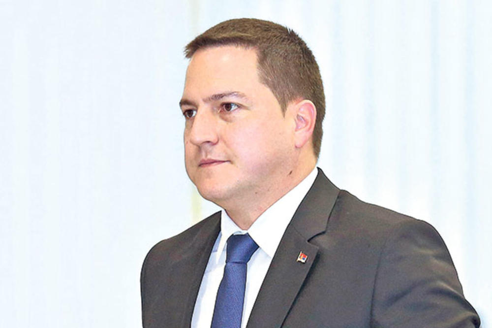 RUŽIĆ POTPISAO UGOVOR SA SINDIKATIMA: Ministar uprave najavio promene