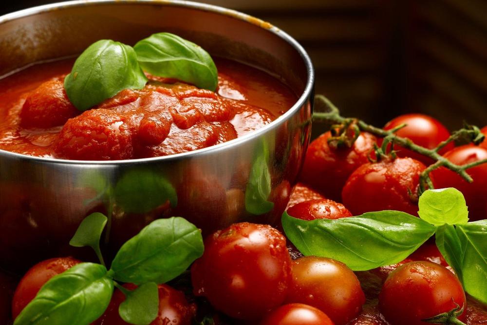 (RECEPT) PASTE I PICE ĆE BITI PREUKUSNE: Napravite brzinski sos od paradajza!