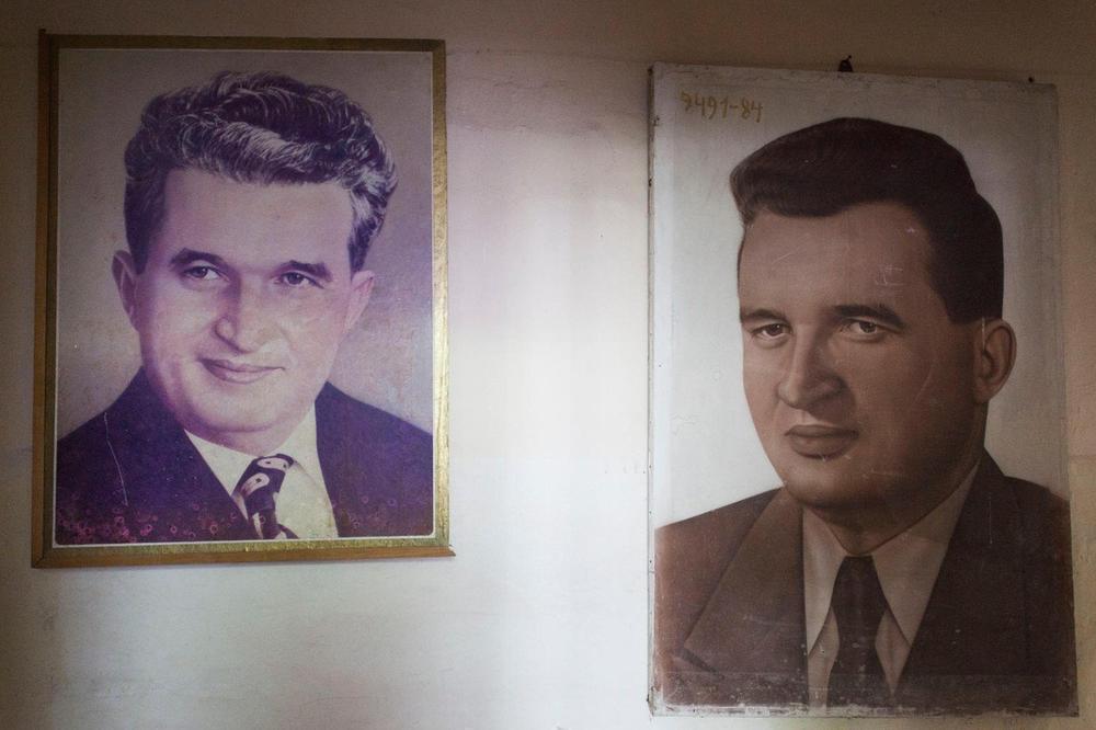ČAUŠESKU NA PRODAJU: Slike i lični predmeti ozloglašenog rumunskog diktatora stavljene na aukciju