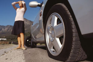 PRVA POMOĆ NA PUTU: Kako na putu sam naduvati gumu za tren oka?