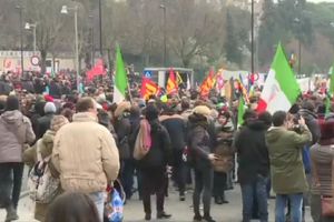 (FOTO, VIDEO) ITALIJA NA NOGAMA: Marševi protiv rasizma i fašizma u više gradova