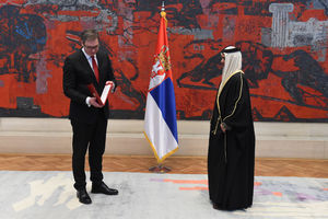 SVEČANO U PREDSEDNIŠTVU SRBIJE: Predsednik Vučić primio akreditive ambasadora UAE i Libana