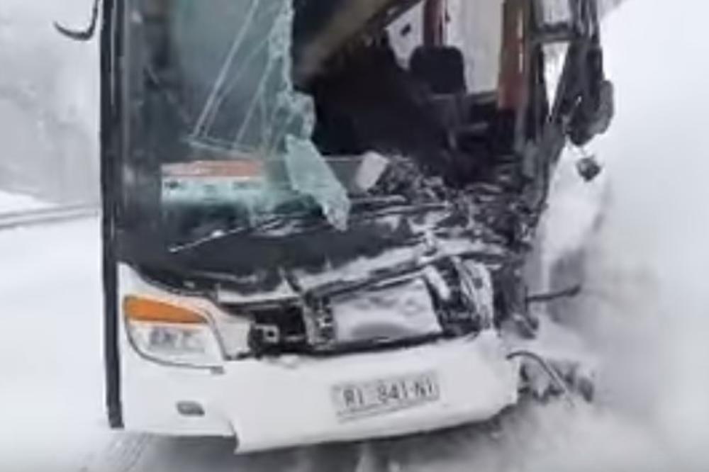 (VIDEO) PRVE ŽRTVE MEĆAVE U HRVATSKOJ: U sudaru autobusa i kamiona 28 povređenih
