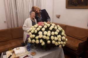 (FOTO) BAKA JELENE GOLUBOVIĆ NAPUNILA 94 GODINE: Ali rođendanske poklone prima rijaliti kraljica