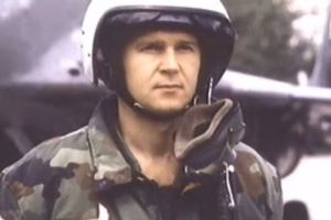 SRBIJO, NIKAD NE ZABORAVI SVOG HEROJA! Major Zoran Radosavljević bio je najmlađi pilot lovac i poginuo je BRANEĆI SRPSKO NEBO! (VIDEO)