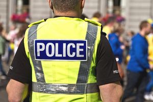 DRAMA U LONDONU: Nasrnuo nožem na policajca, napadač uhapšen!