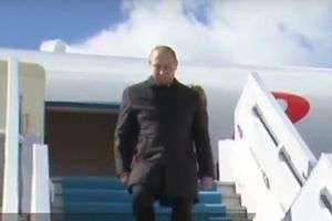 (VIDEO) NE HAJU ZA AMERIČKE PRETNJE: Putin stigao u Ankaru, sa Erdoganom ugovara prodaju ruskog oružja