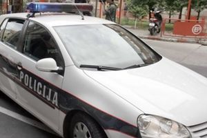 VOŽNJA OPASNA PO ŽIVOT: Muškarac u Mostaru pretiče automobile bez obzira što se u drugoj traci ODVIJA SAOBRAĆAJ (VIDEO)