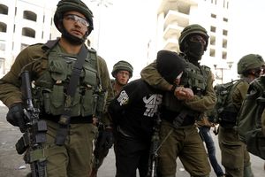 (VIDEO) ONI STOJE IZA NASILNIH PROTESTA: Izraelski vojnici uhapsili 15 Hamasovih terorista na Zapadnoj obali