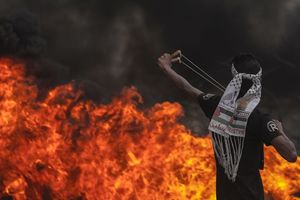 NOVI SUKOBI U POJASU GAZE: 350 Palestinaca povređeno u protestima kod granice sa Izraelom