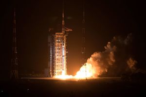 KINA OSVAJA SVEMIR: Peking poslao satelit na tamnu stranu Meseca (VIDEO)