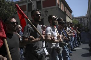 ATINA NA NOGAMA: Počeo generalni štrajk zbog novih mera štednje