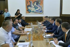 SASTANAK U PREDSEDNIŠTVU: Vučić razgovarao sa predstavnicima udruženja ratnih vojnih invalida