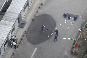 KRVAVI PIR U JAPANSKOM GRADU: Izbo nožem policajca u stanici, uzeo mu pištolj, krenuo ka školi, pa tamo ubio čuvara (FOTO)
