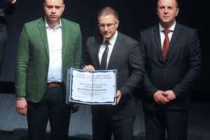 SVEČANA MANIFESTACIJA: Ministru Stefanoviću Vidovdanska nagrada opštine Lazarevac (FOTO)