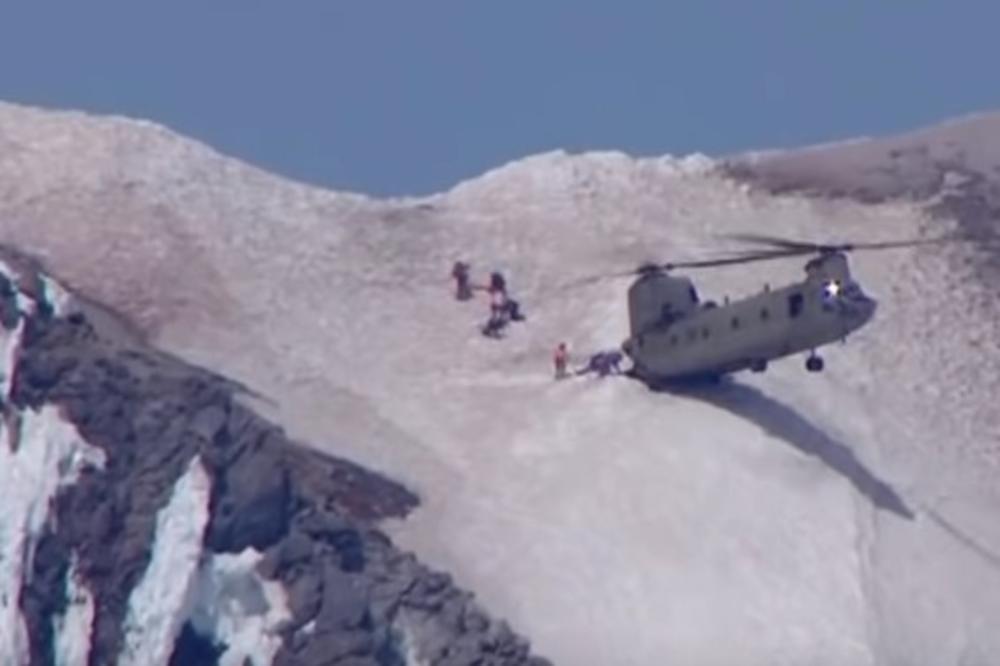 PLANINAR PORUČIO DA HOĆE DA SE UBIJE: Spasioci krenuli u potragu i našli ga na vrhu planine! Usledila je akcija kakva se viđa samo u filmovima! (VIDEO)