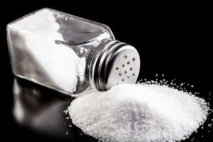 OVO RADI VEĆINA SRBA, A NE ZNAJU DA RAZARA ORGANIZAM: Proverite da li jedete previše soli