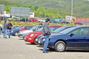CVETA UVOZ POLOVNJAKA: Za prvih šest meseci ove godine za polovne automobile Srbi dali 220 miliona evra