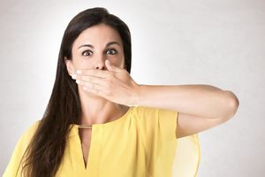 LOŠ ZADAH MOŽETE REŠITI OVIM NAPITKOM: Istraživanje potvrdilo da samo jedna kašika neutrališe miris BELOG LUKA