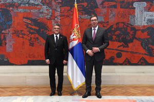 PREDSEDNIK POZVAO ZEMANA DA POSETI SRBIJU: Vučić se sastao sa novoizabranim ambasadorom Češke