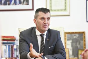 MINISTAR ĐORĐEVIĆ OŠTRO O NASILNIM DEMONSTRACIJAMA: Huligani treba da budu uhapšeni i osuđeni