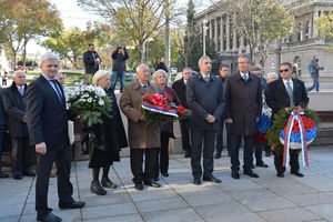 MANIFESTACIJA DANI SLOBODE: Čepurin položio venac na spomenik caru Nikolaju II