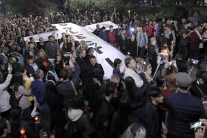 PROTEST U BUKUREŠTU ZBOG KORUPCIJE: Okupili se na godišnjicu tragedije u noćnom klubu (FOTO)
