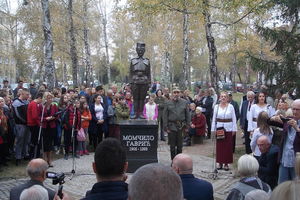 NAJMLAĐI KAPLAR NA SVETU BIO JE MOMČILO! Imao je samo 8 godina kada je postao vojnik, peške je prešao Albaniju! Konačno je dobio spomenik u Srbiji (FOTO)