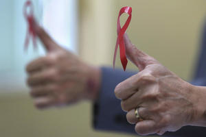 ZNA SE KOLIKO SRBA IMA HIV/AIDS! Batut objavio ZVANIČNE PODATKE, ove godine 29 putа više novoobolelih mušкаrаcа nego žena