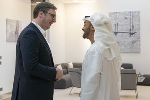 VUČIĆ RAZGOVARAO SA ŠEIKOM BIN ZAJEDOM: Pomoć iz Emirata stiže u subotu