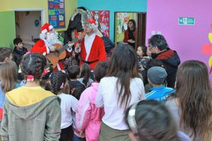 U SUSRET ČAROLIJI PRAZNIKA: Voditelji Happy TV podsetili na tradiciju darivanja dece na Nikoljdan