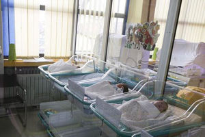 PRVI PUT POSLE PET GODINA: U Subotici jutros rođene trojke, dve devojčice i dečak