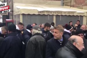 PRVOTIMCI ZVEZDE NA NOVOM GROBLJU: Crveno-beli fudbaleri stigli na sahranu Dragoslava Šekularca! (KURIR TV)