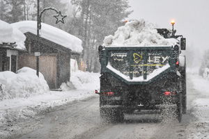BOSANAC NAPRAVIO HAOS NA NEMAČKOM AUTO-PUTU: Zabio se u kamion za čišćenje snega, šteta 60.000 evra