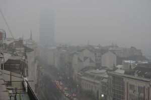 BEOGRAD DANAS OSMI NAJZAGAĐENIJI GRAD NA SVETU: Nad gradom se nadvili magla i smog, vidljivost ograničena