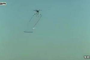 ANTI-DRON MREŽOM PROTIV DRONOVA! Dovitljiva policija. (VIDEO)