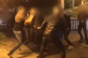 MASOVNA TUČA U SPLITU: Mladići se mlatili ispred noćnog kluba, jedna grupa nosila fantomke (VIDEO)