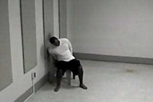 SLAVNI GOLFER UHAPŠEN U STANJU IZMENJENE SVESTI: Tajger Vuds ne zna gde se nalazi! Pogledajte ga RAZVALJENOG u policijskoj stanici (VIDEO)